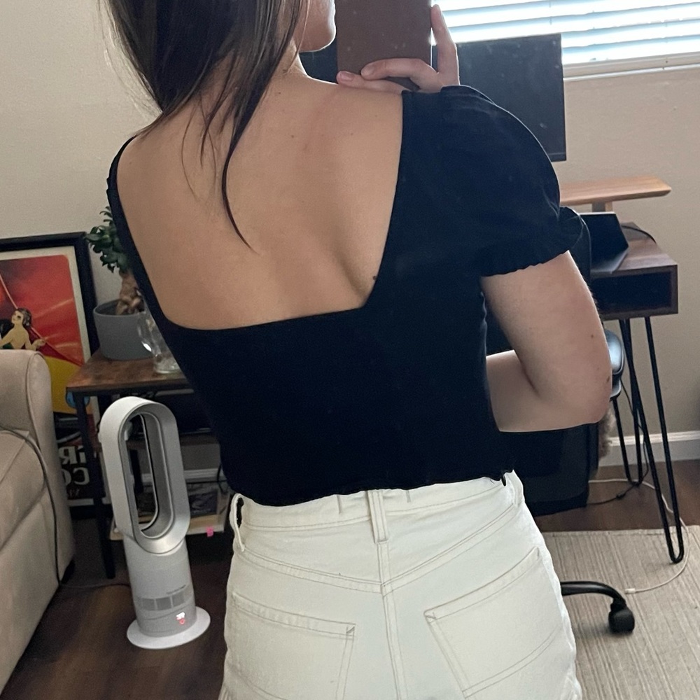 Puff Sleeve Crop Top - Picture 9 of 9